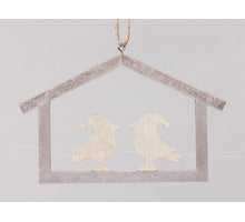pb. 1 wooden house 2 birds plum 16.5x11 cm