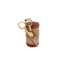 Yarn with scissors S assorted colors wood/fabric 5x5x9.5cm
