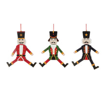 Ornament notenkraker rood groen zwart 3 assorti FSC Mix - l22xb7xh2cm