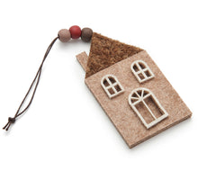Hanger huis Buck 'Snoozle' aarde 5cm