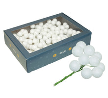 w/b. 18x10 sparkling balls/wire white 20mm