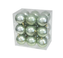 cb. 18 plastic balls green opal 77mm