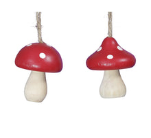 pb. 10 wooden mushroom/hanging red 4x5 cm