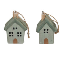 pb. 4 wooden houses/hanging green 5x3.5x7 cm