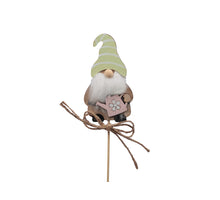 pb. 6 wooden trols/stick green 10x5 cm