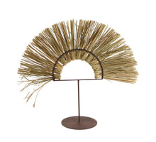 Statue grass on stand 38x12x36cm Natural