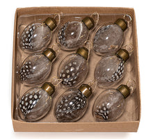 9 GLAZEN EIEREN 3X4.5CM MET VEERTJE / HANGER  IN  CRAFT DOOS