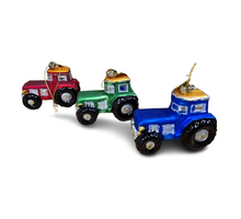 Anhänger Traktor aus Glas, 3 Farben sortiert. L. 9,5 cm B. 5,2 cm H. 7 cm