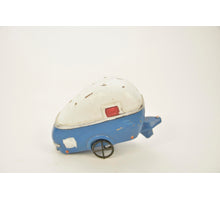 Caravan wit/blauw 12x5x6 cm polyester