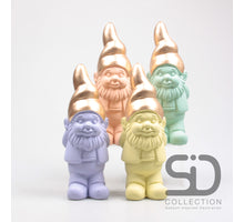 GNOME WITH GOLDEN HAT 10.5X10,6X29.5 CM 4 KLR ASS.