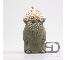 GNOME WITH ACORN, CEMENT, 15X14.5X29.7 CM, OLIVE GREEN