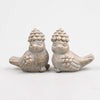 VOGEL MET DENNENAPPEL 10X6.5X10 CM 2 KLEUREN ASSORTIE METAL