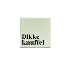Tegeltje dikke knuffel keramiek 10x10x0,5cm